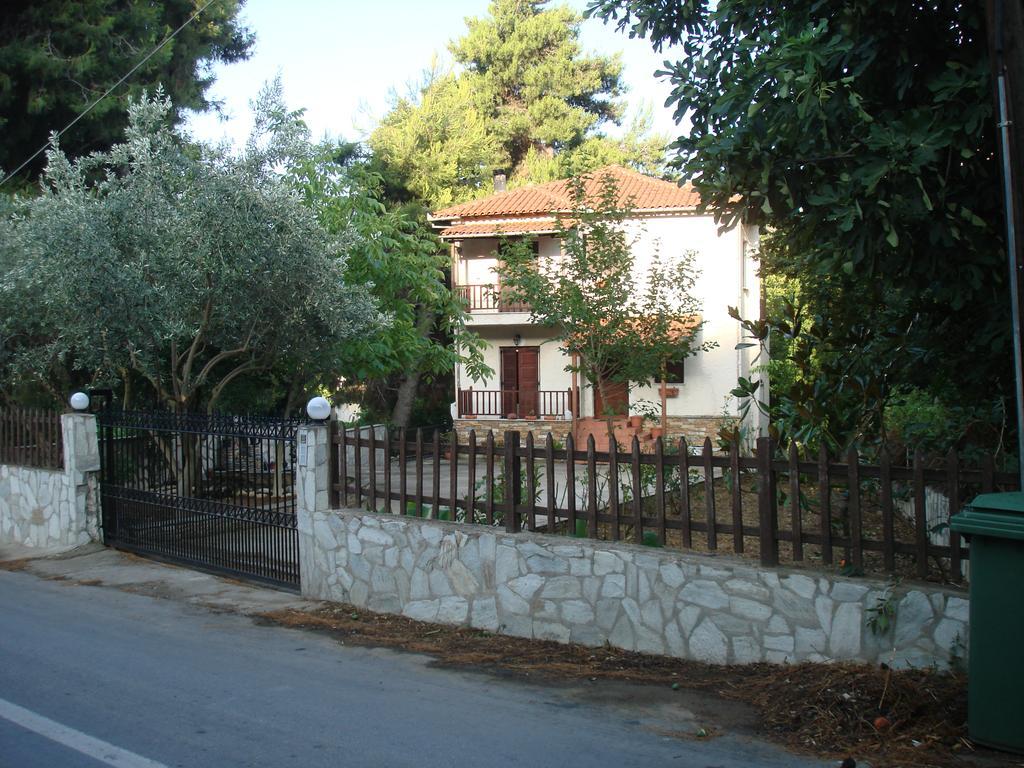 Beachfront Home For 8, Kalifteri Beach, Áfissos Exterior foto